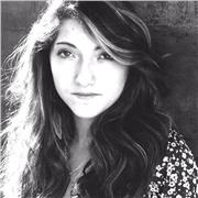 Auteure de théâtre propose des cours de français !